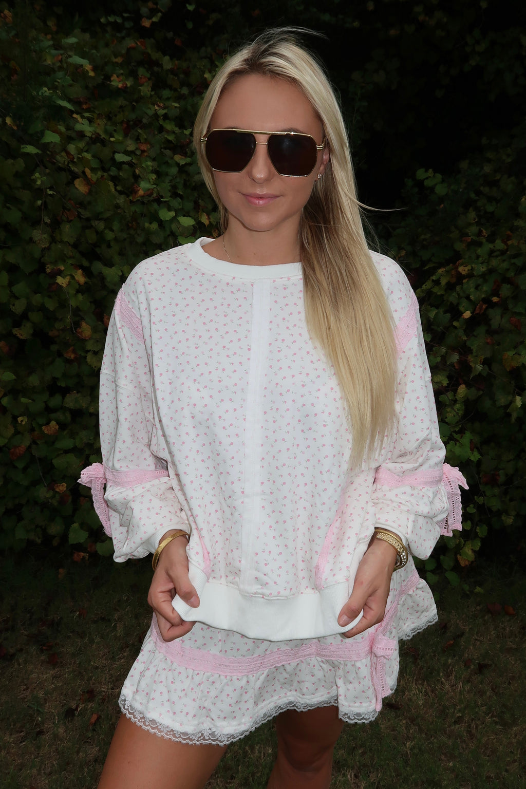 Ditsy Flower Printed French Terry Skirt With Lace Detailed Sweatshirt