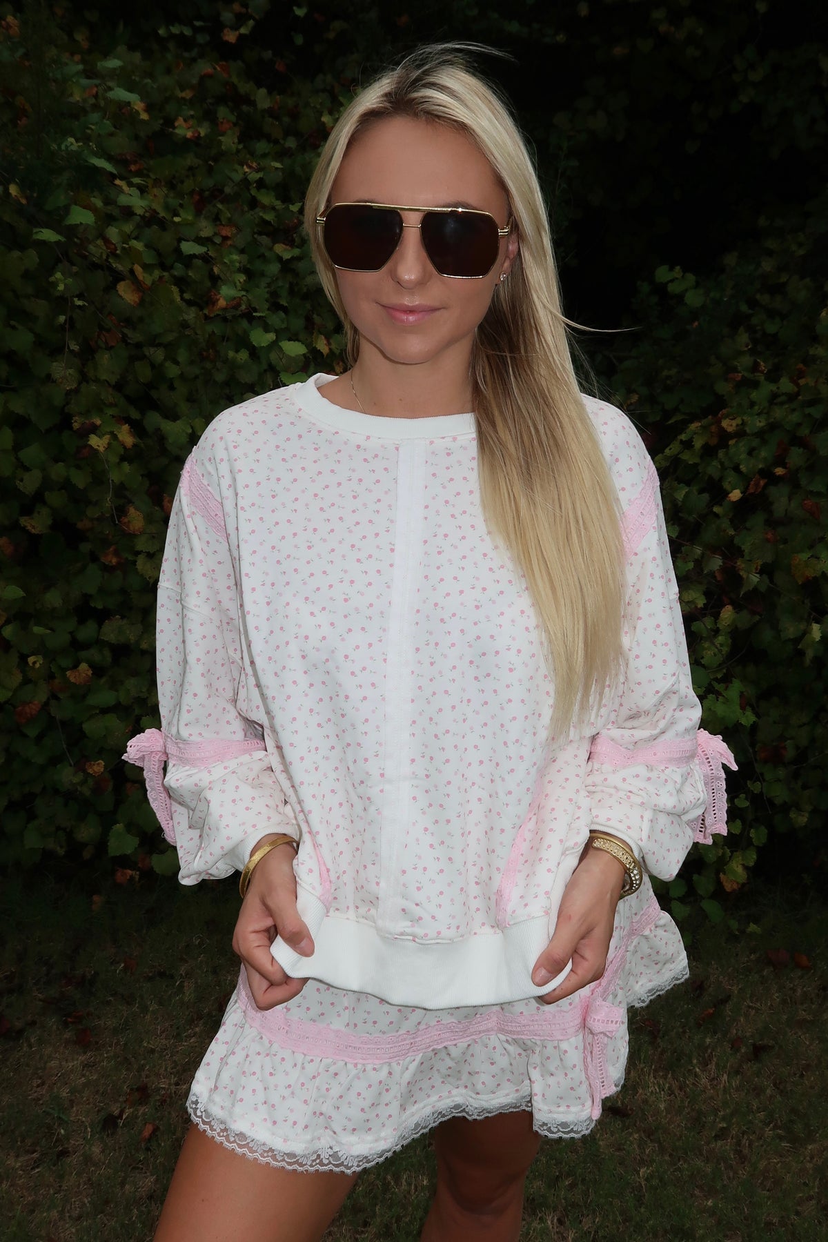 Ditsy Flower Printed French Terry Skirt With Lace Detailed Sweatshirt